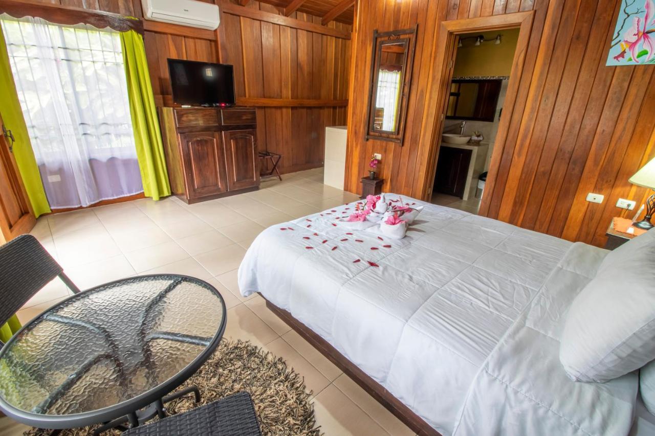 Hotel Rancho Cerro Azul La Fortuna Bagian luar foto