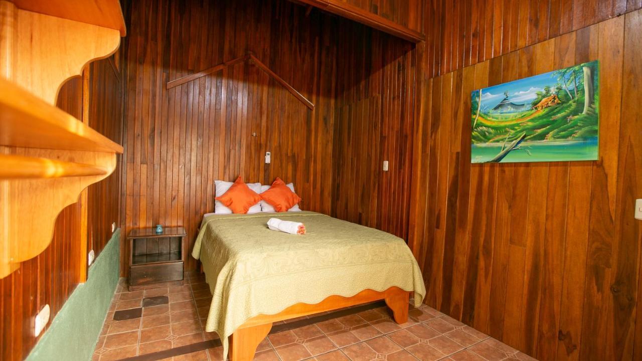 Hotel Rancho Cerro Azul La Fortuna Bagian luar foto