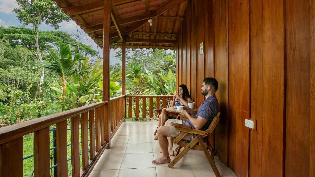 Hotel Rancho Cerro Azul La Fortuna Bagian luar foto
