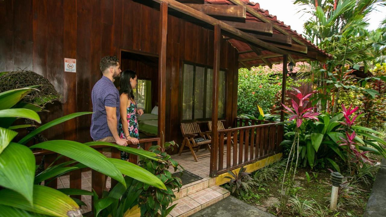 Hotel Rancho Cerro Azul La Fortuna Bagian luar foto