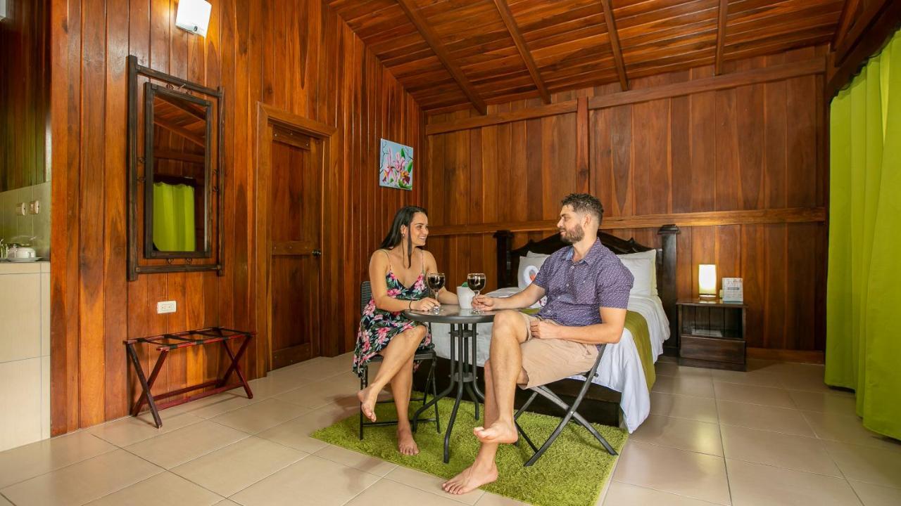 Hotel Rancho Cerro Azul La Fortuna Bagian luar foto