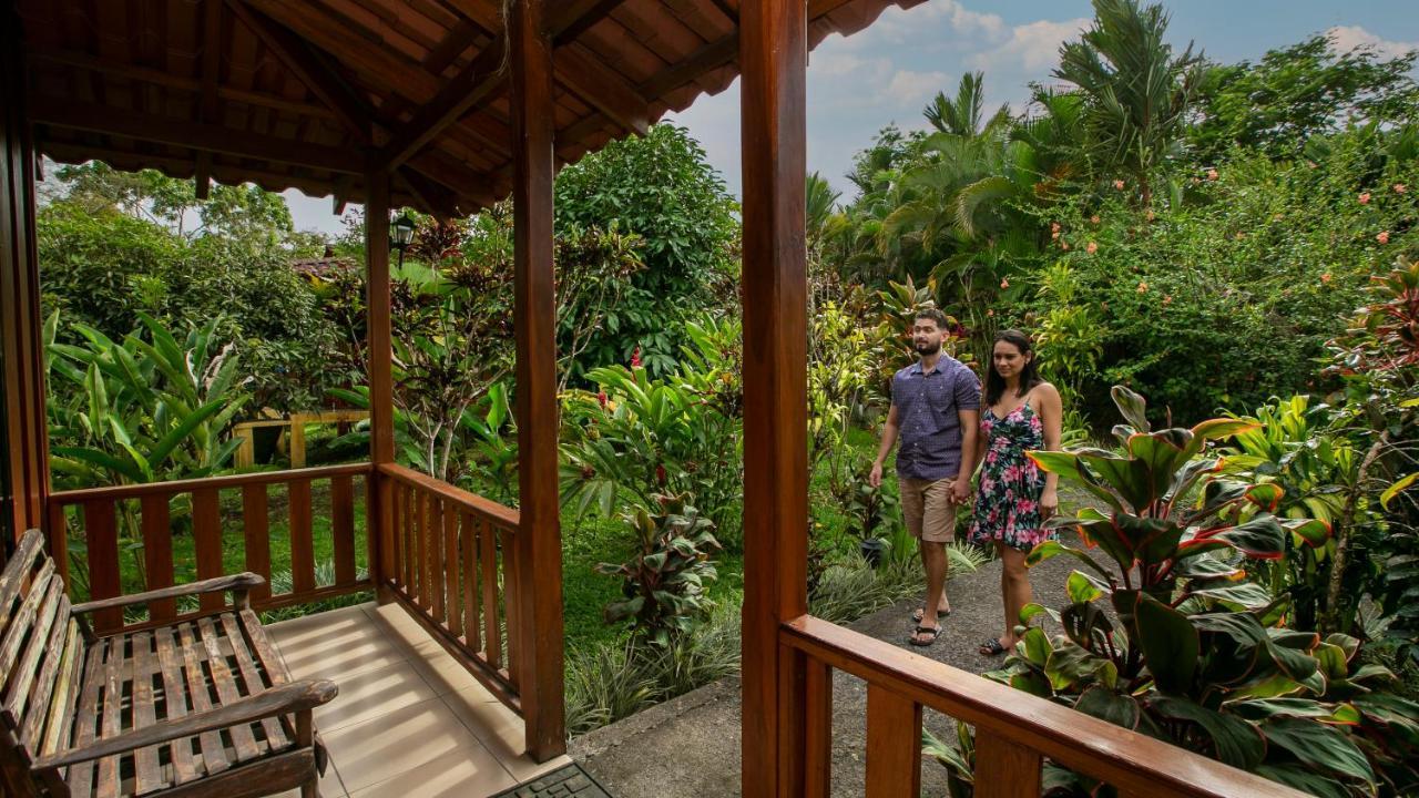 Hotel Rancho Cerro Azul La Fortuna Bagian luar foto