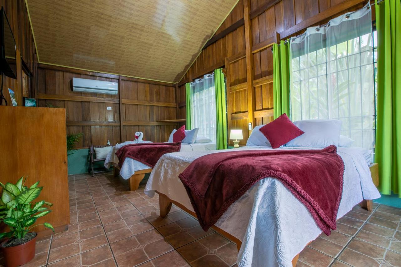 Hotel Rancho Cerro Azul La Fortuna Bagian luar foto