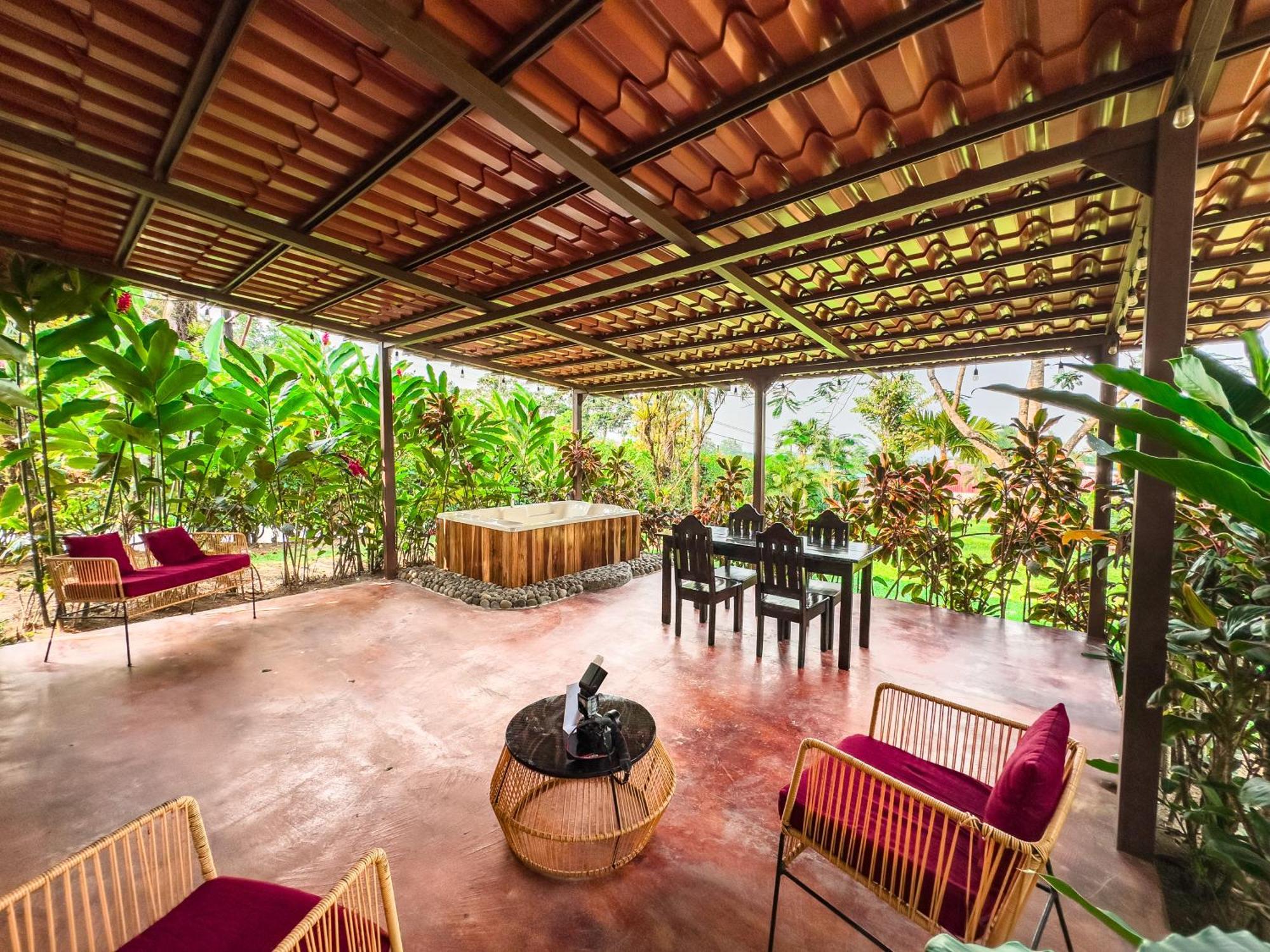 Hotel Rancho Cerro Azul La Fortuna Bagian luar foto