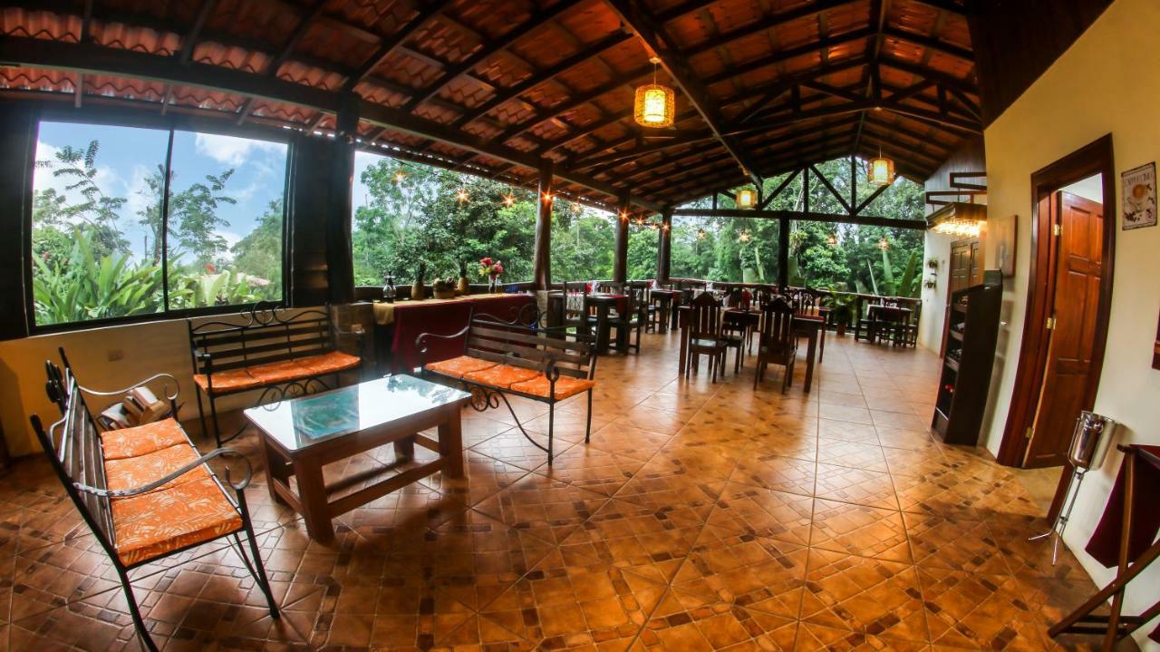 Hotel Rancho Cerro Azul La Fortuna Bagian luar foto