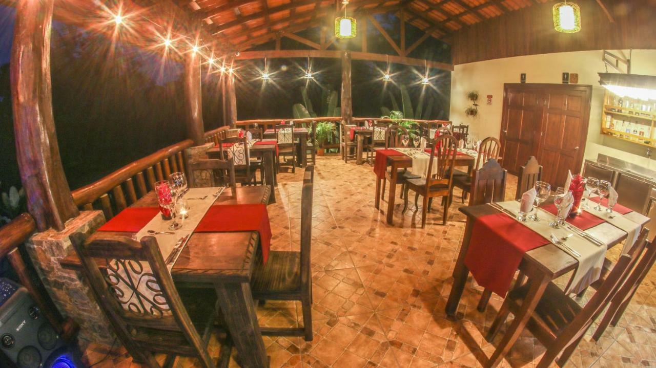 Hotel Rancho Cerro Azul La Fortuna Bagian luar foto